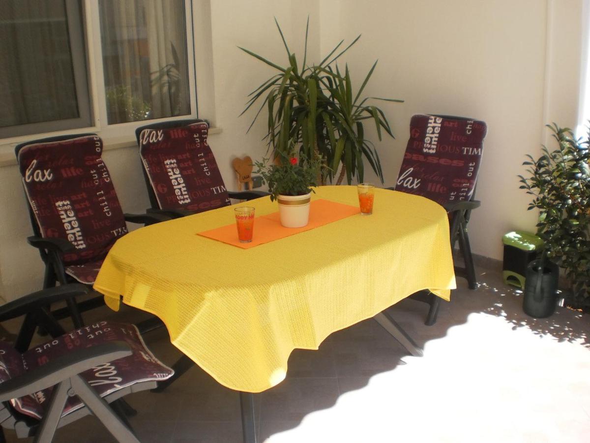 Apartment Lana Omiš Екстериор снимка