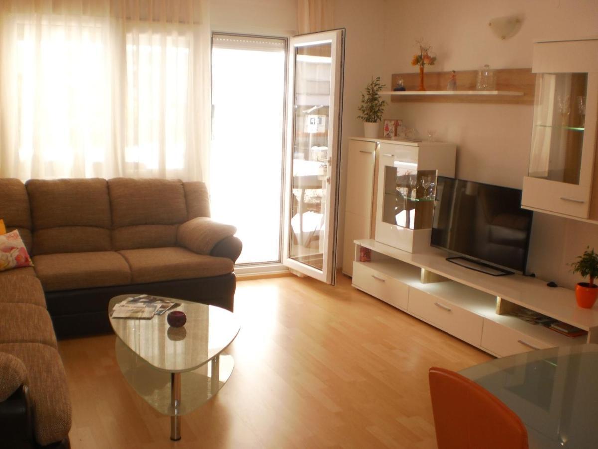 Apartment Lana Omiš Екстериор снимка