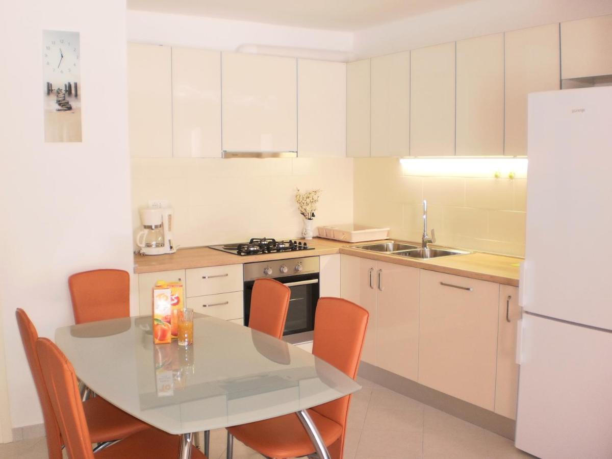 Apartment Lana Omiš Екстериор снимка