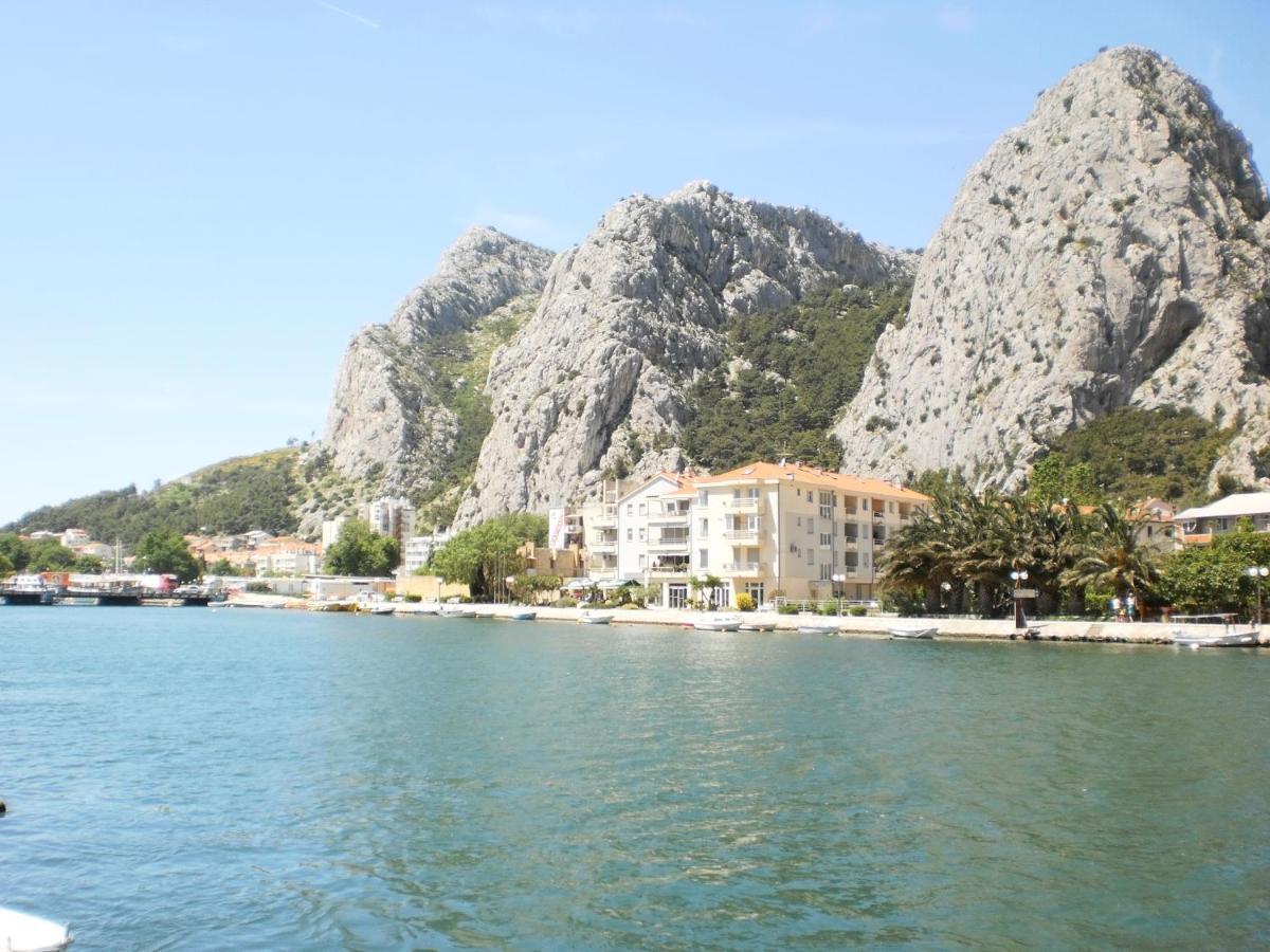 Apartment Lana Omiš Екстериор снимка